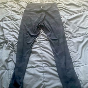 Black Cameo Lululemon Wunder Under Leggings